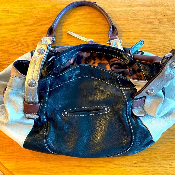 B. Makowsky Leather Hobo Bag Pewter Accents - Picture 2 of 12